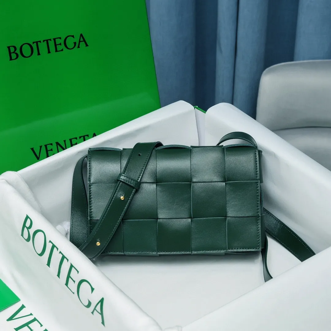 rain tree green